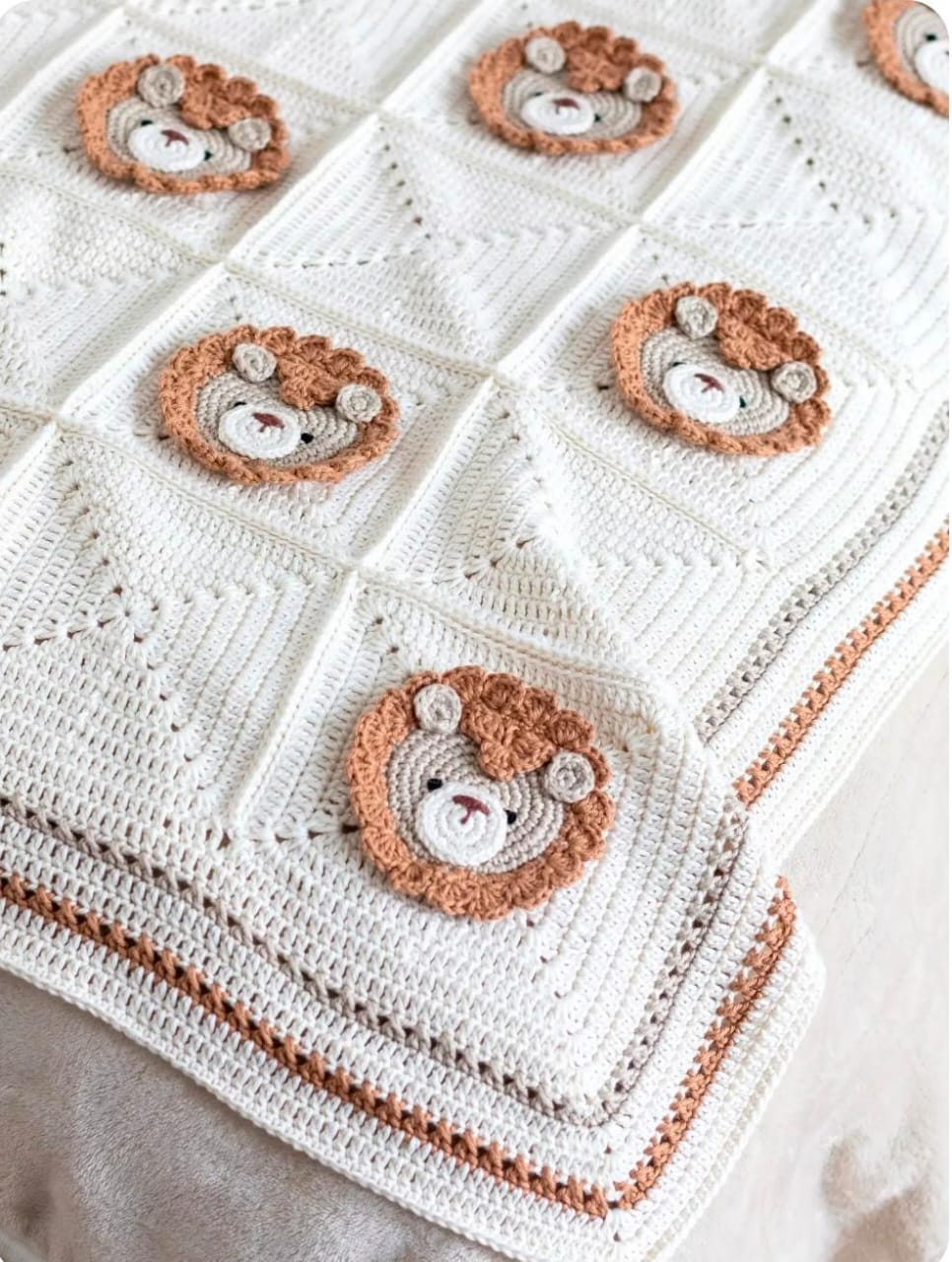 Lion crochet blanket